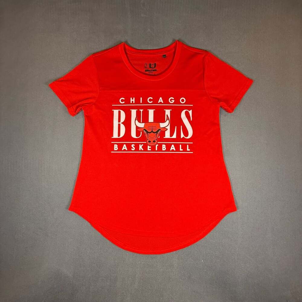 NBA Chicago Bulls Women's Red Short Sleeve T-Shirt Large